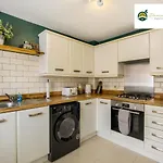 Low Price This Winter 3 Bedroom House In Coventry - Sleeps 5 - With Free Unlimited Wi-Fi, Driveway & Garden By Passionfruit Properties- 26Wwc