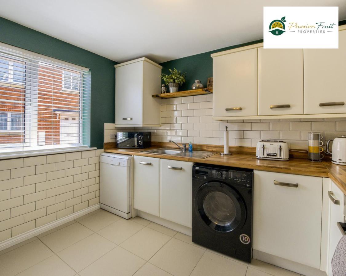 Passionfruit Properties: Cozy 3-bedroom With Wi-fi And Garden *