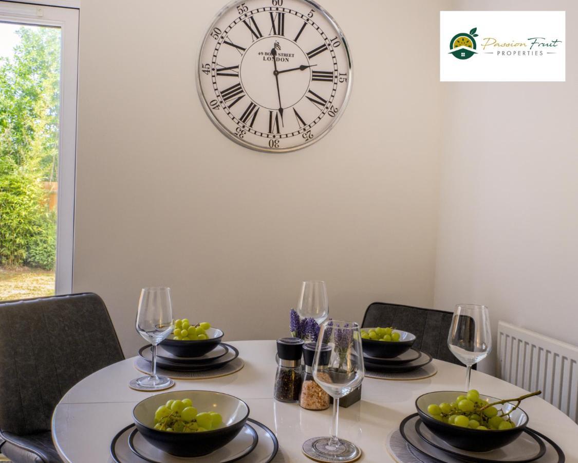 Passionfruit Properties: Cozy 3-bedroom With Wi-fi And Garden *